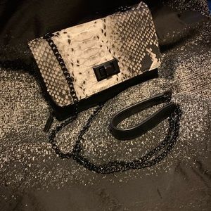 Printed Mini Crossbody !